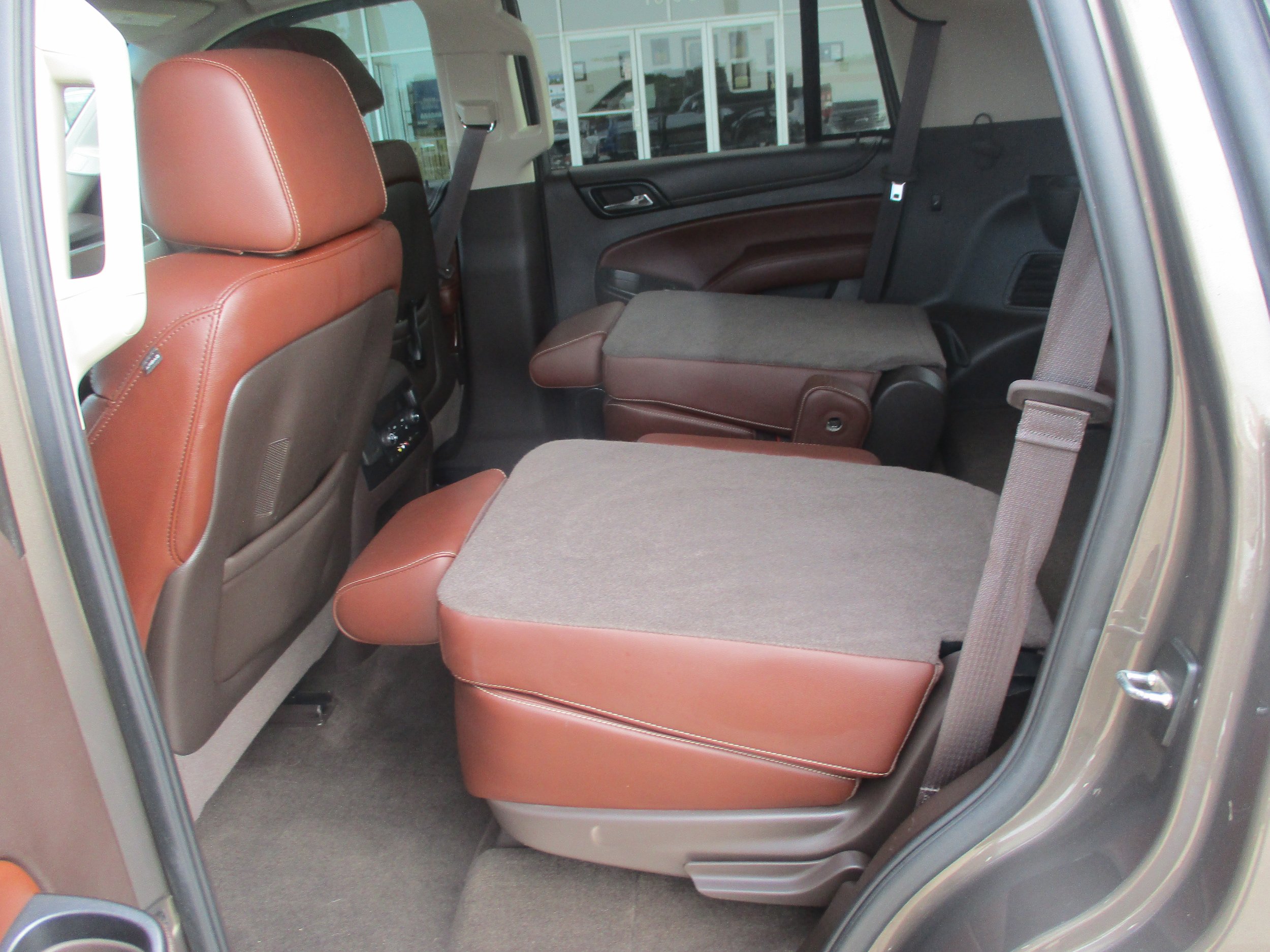 Used 2016 Chevrolet Tahoe LTZ AWD/4WD image 5