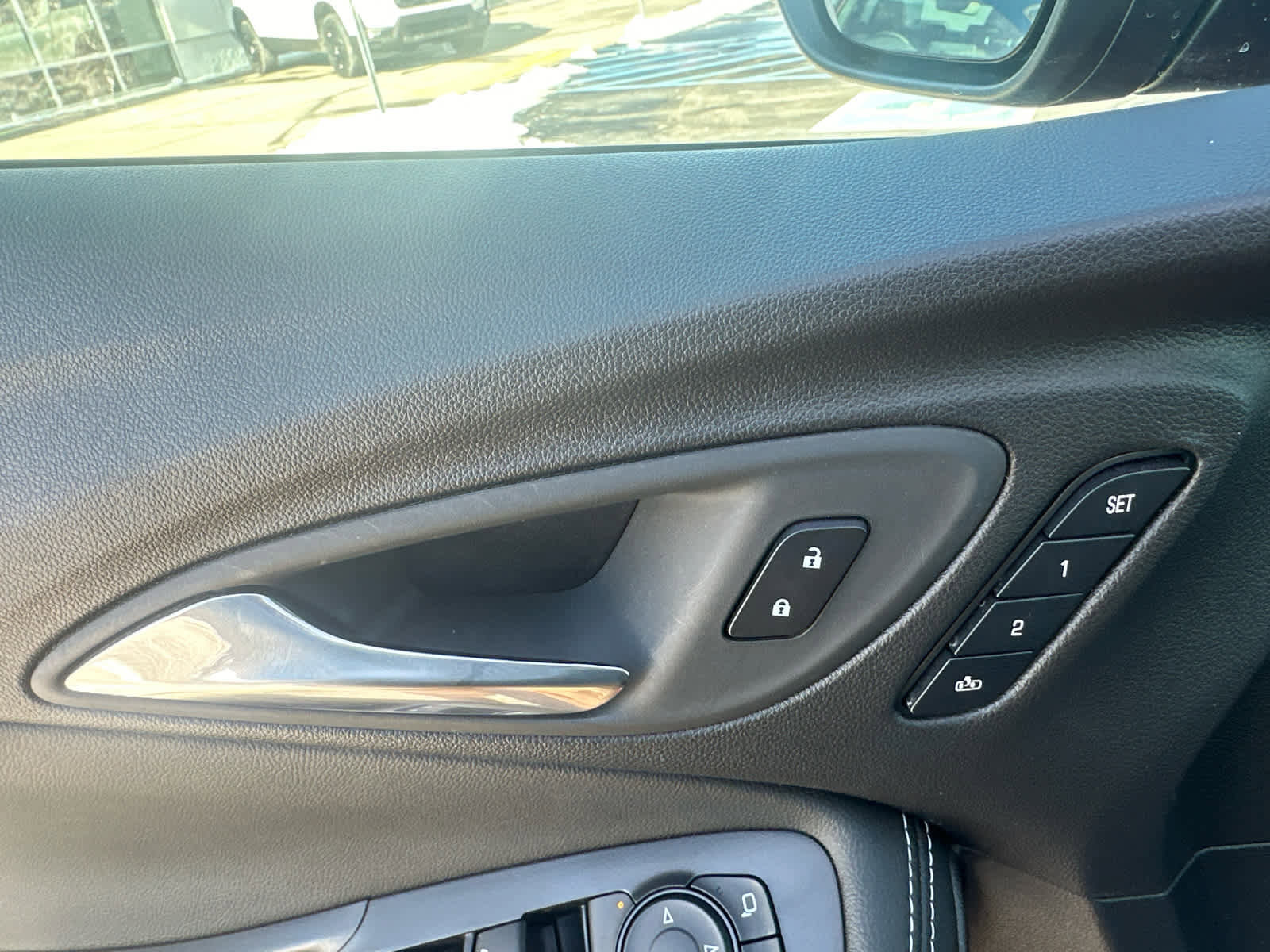 Used 2025 Buick Encore GX Avenir w/ Avenir Technology Package image 18
