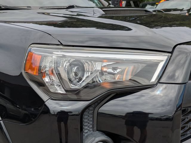 Used 2021 Toyota 4Runner Venture w/ Moonroof Package AWD/4WD image 10