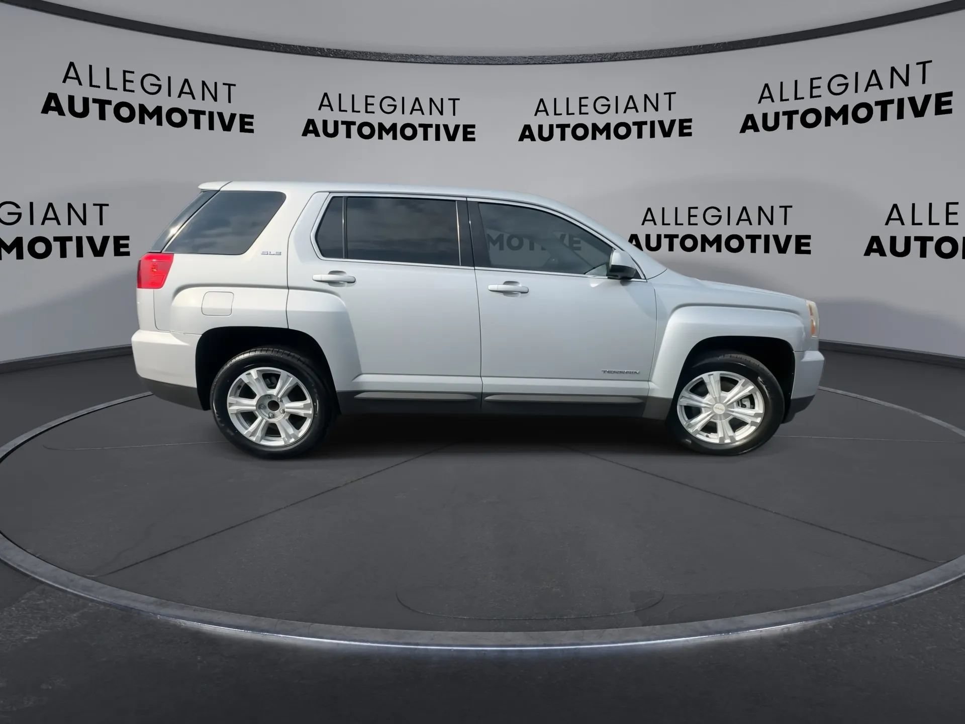 Used 2017 GMC Terrain SLE FWD image 11