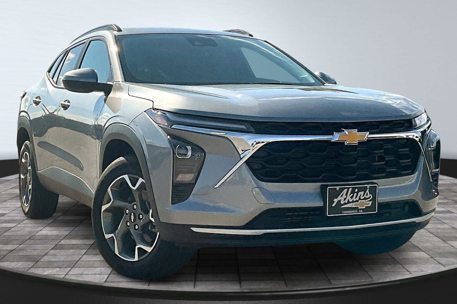 New 2025 Chevrolet Trax LT w/ LT Convenience Package image 2