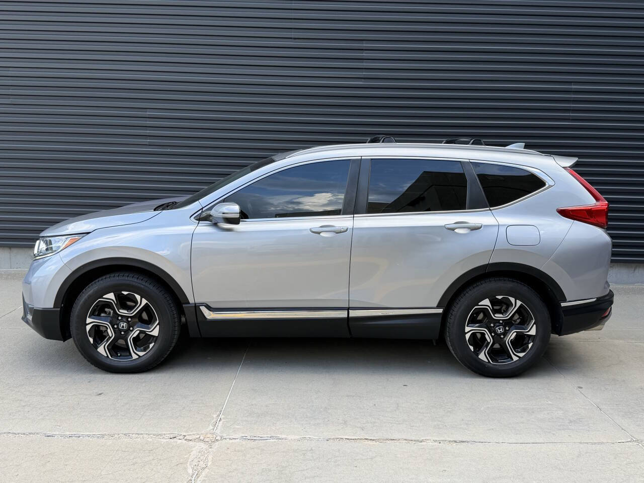 Used 2019 Honda CR-V Touring image 9