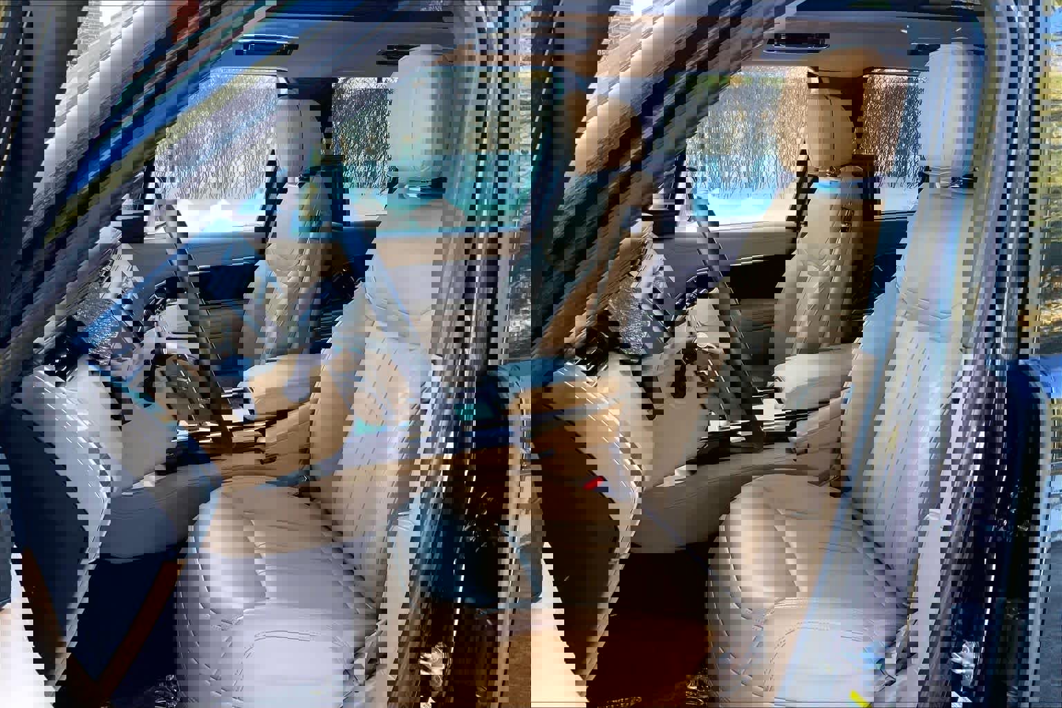 Used 2023 Land Rover Range Rover Autobiography image 9