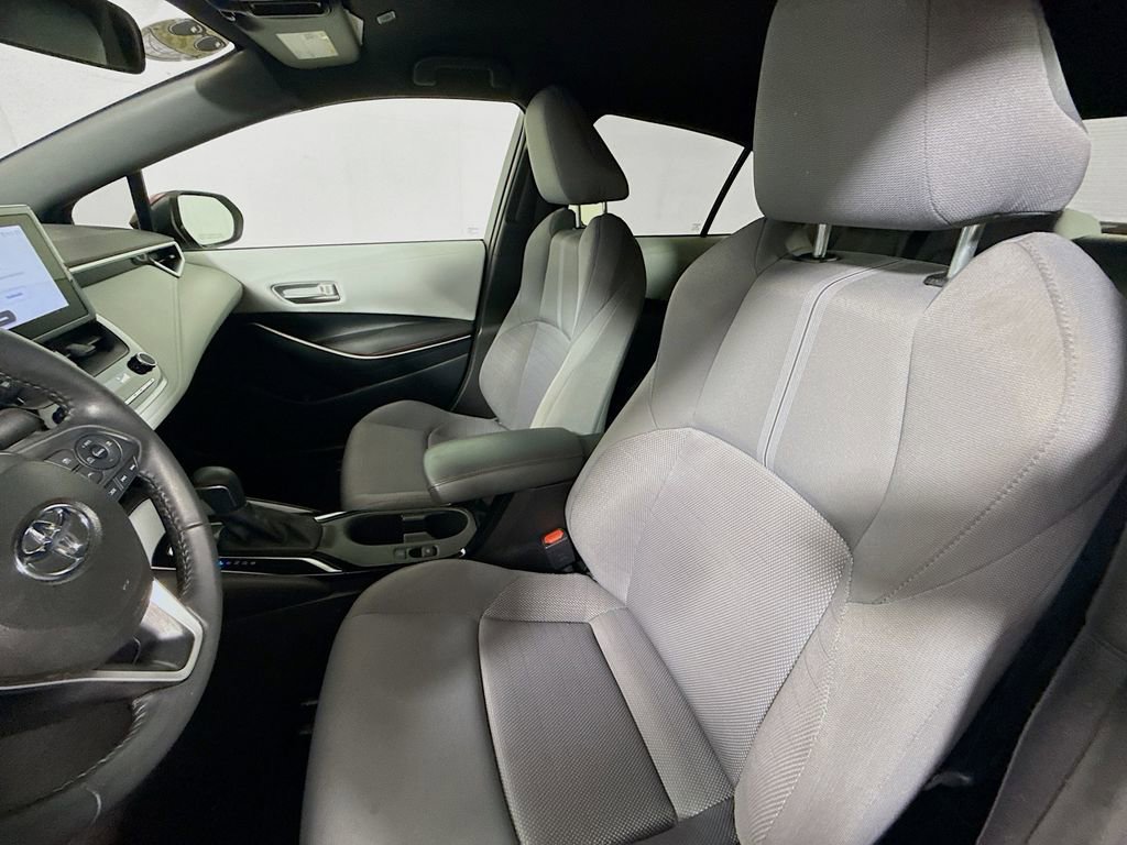 Used 2025 Toyota Corolla SE image 18