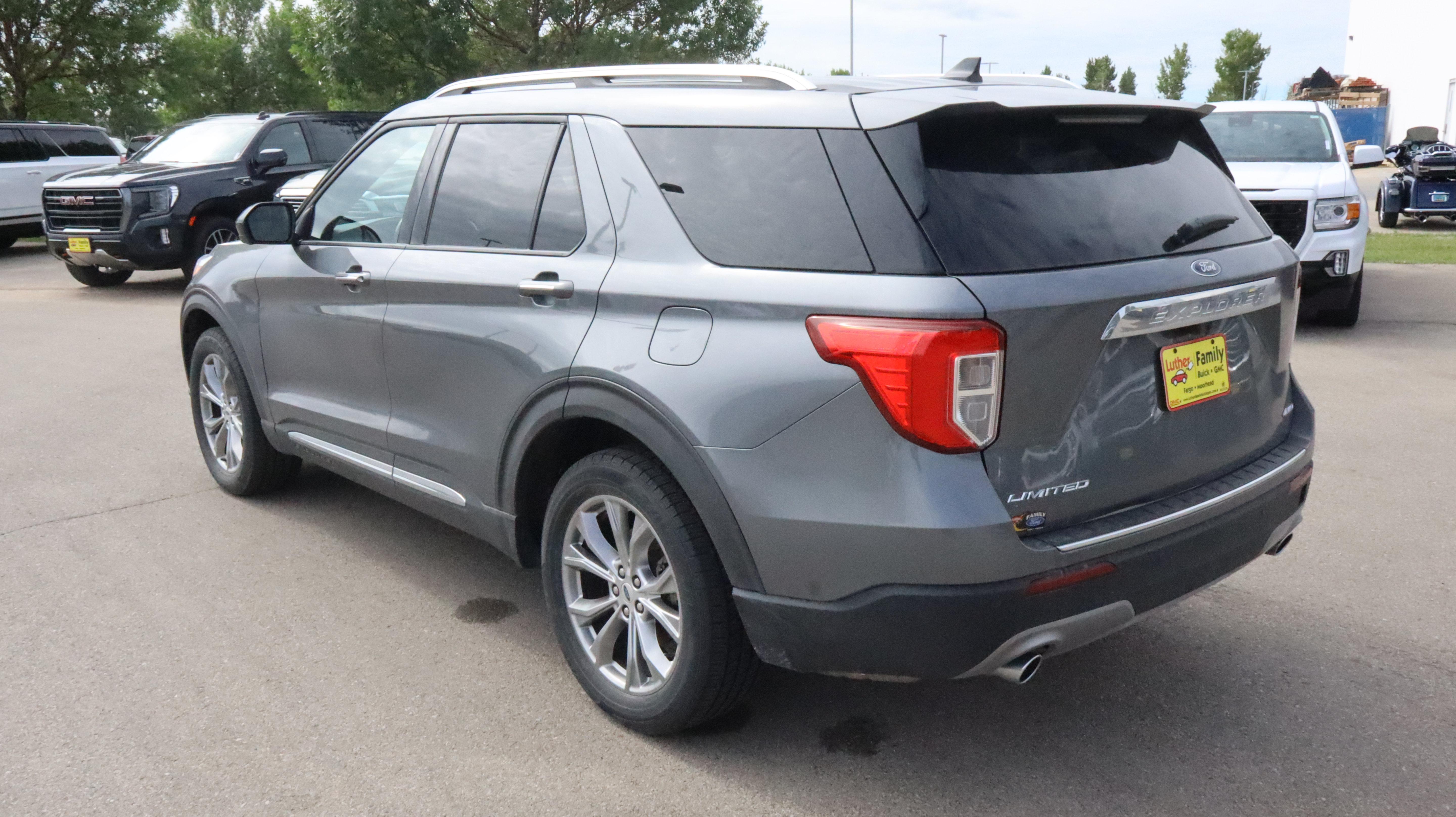 Used 2022 Ford Explorer Limited AWD/4WD image 5