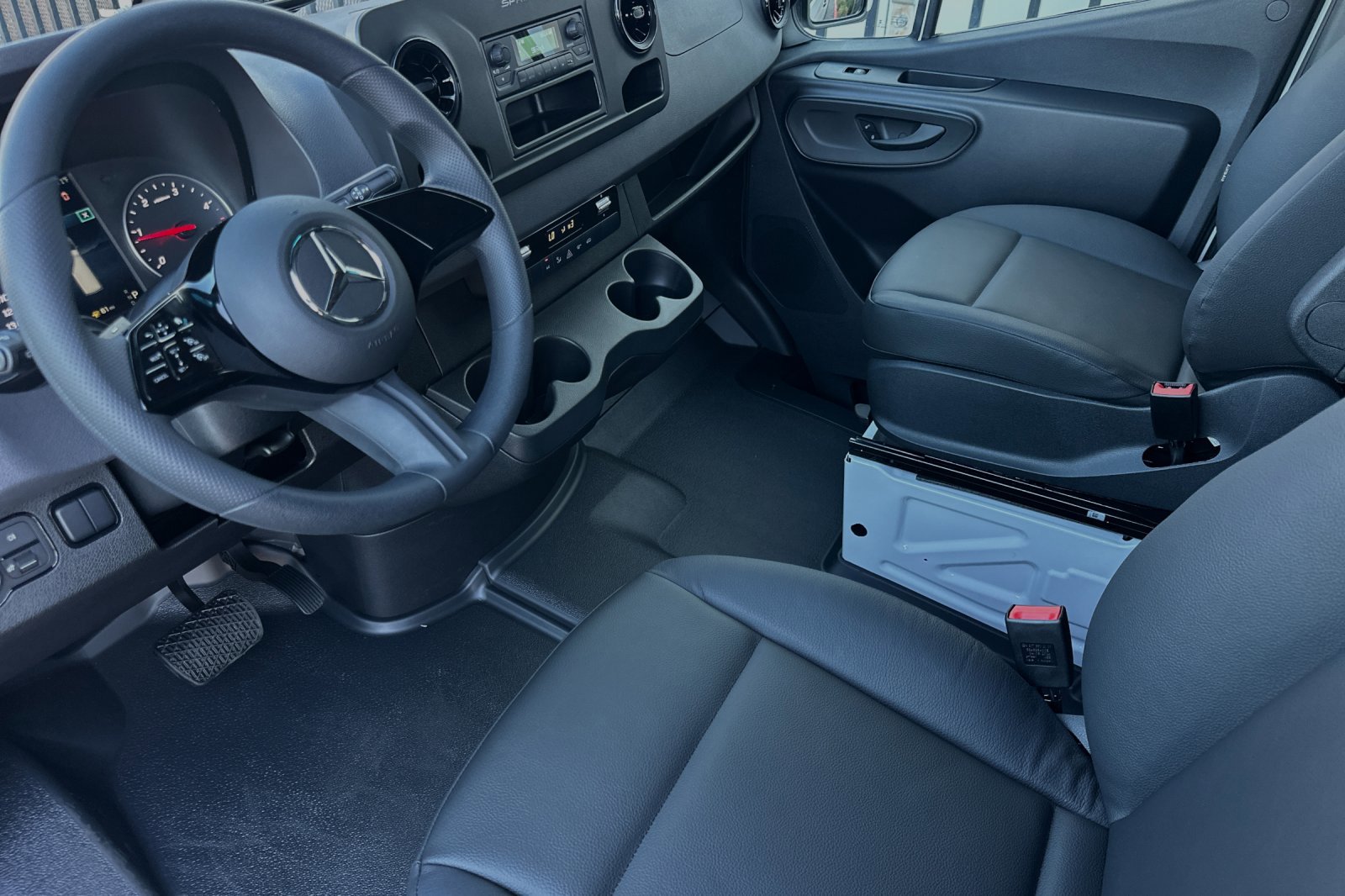 New 2025 Mercedes-Benz Sprinter 2500 image 10