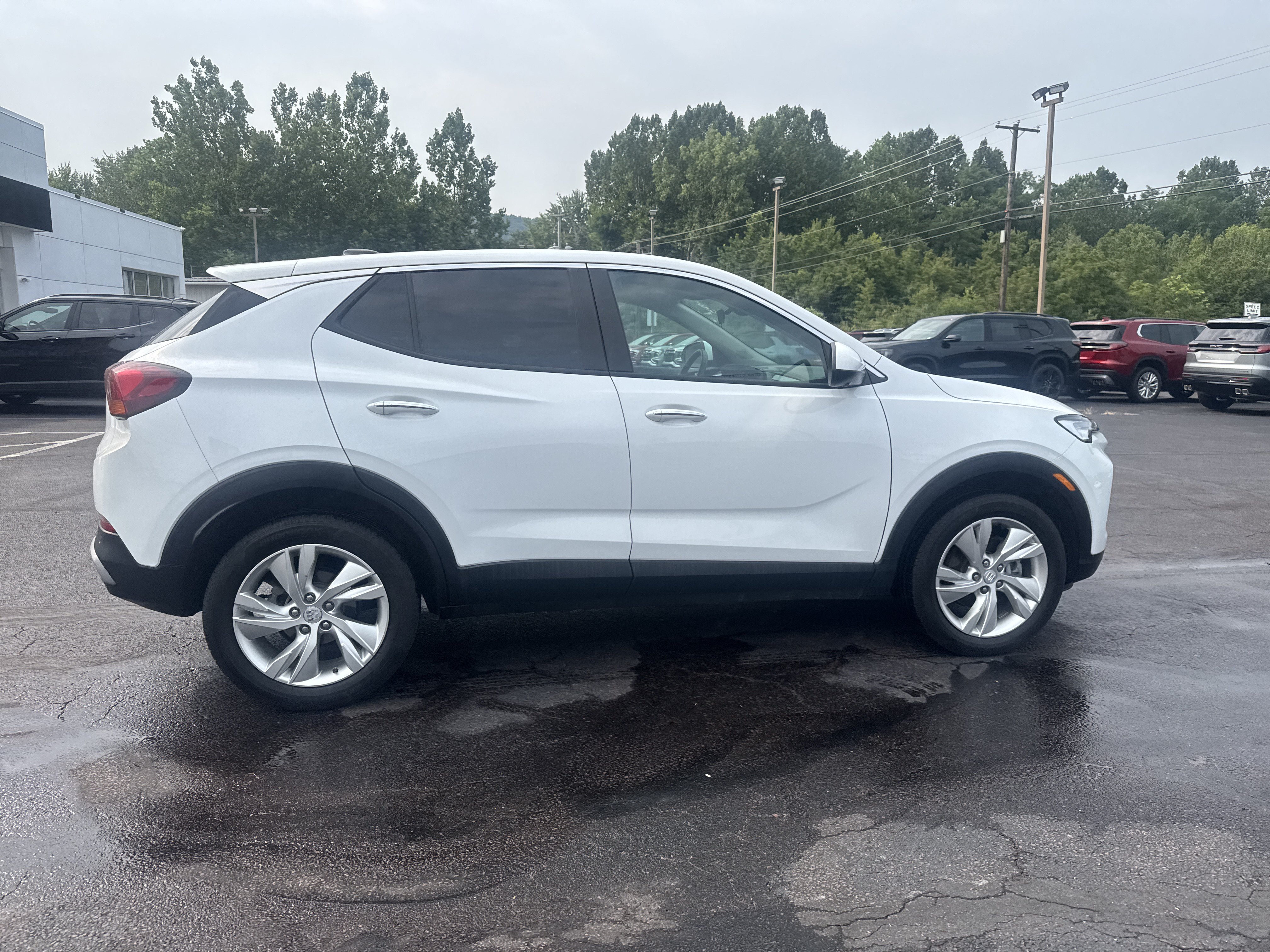 Used 2024 Buick Encore GX Preferred w/ Comfort Package AWD/4WD video 2