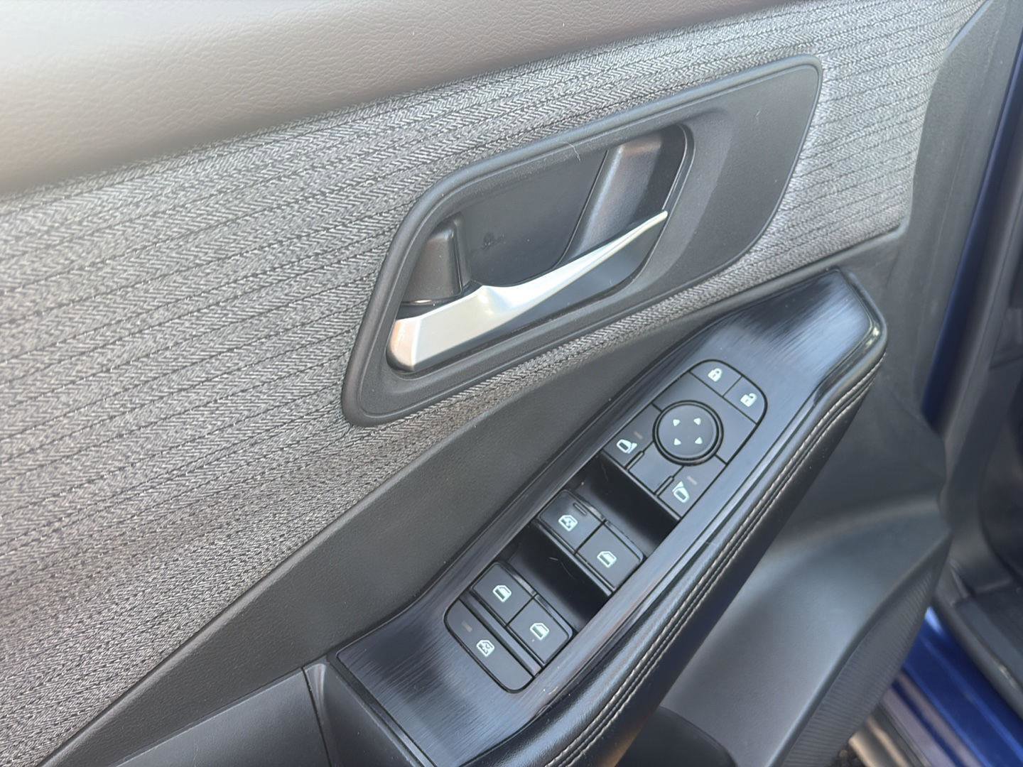 Used 2023 Nissan Rogue SV image 13