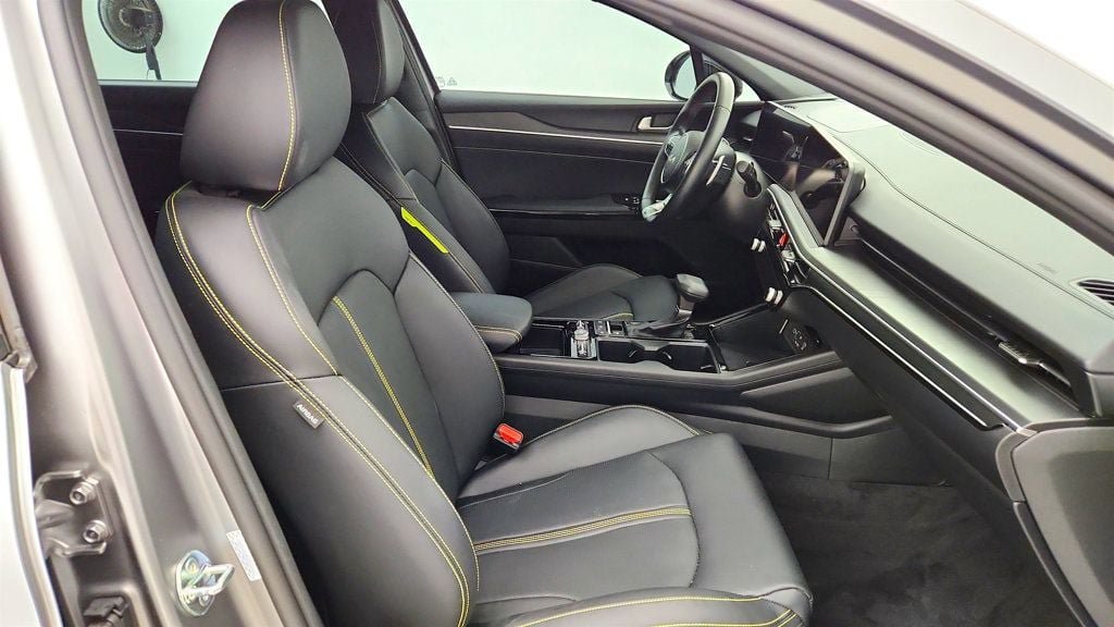 Used 2025 Kia K5 GT FWD image 23