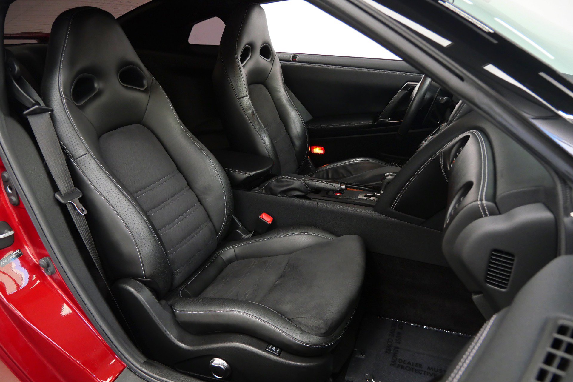 Used 2015 Nissan GT-R Premium AWD/4WD image 27