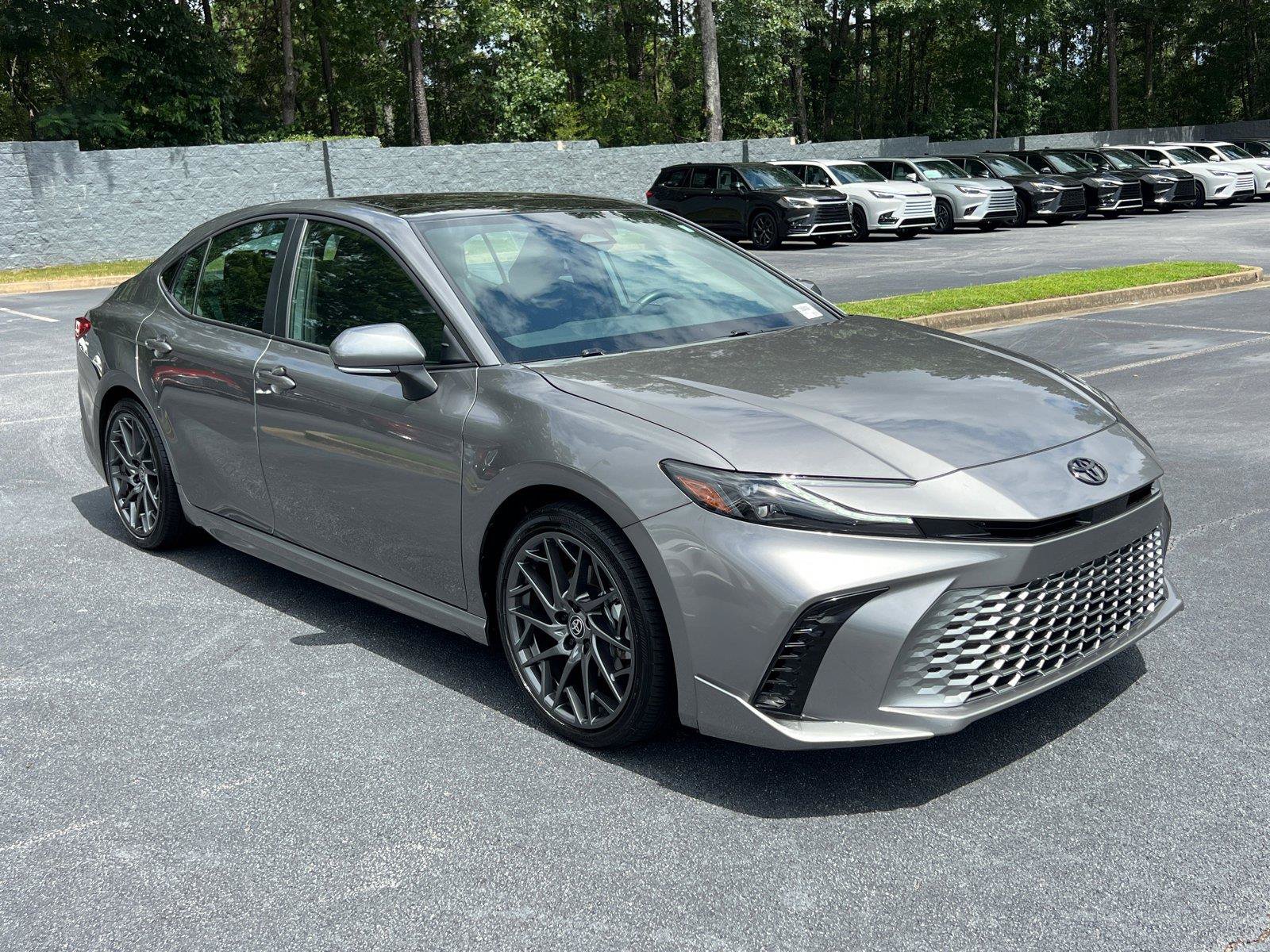 Used 2025 Toyota Camry XSE FWD image 3