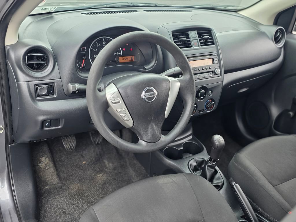 Used 2016 Nissan Versa S FWD image 19