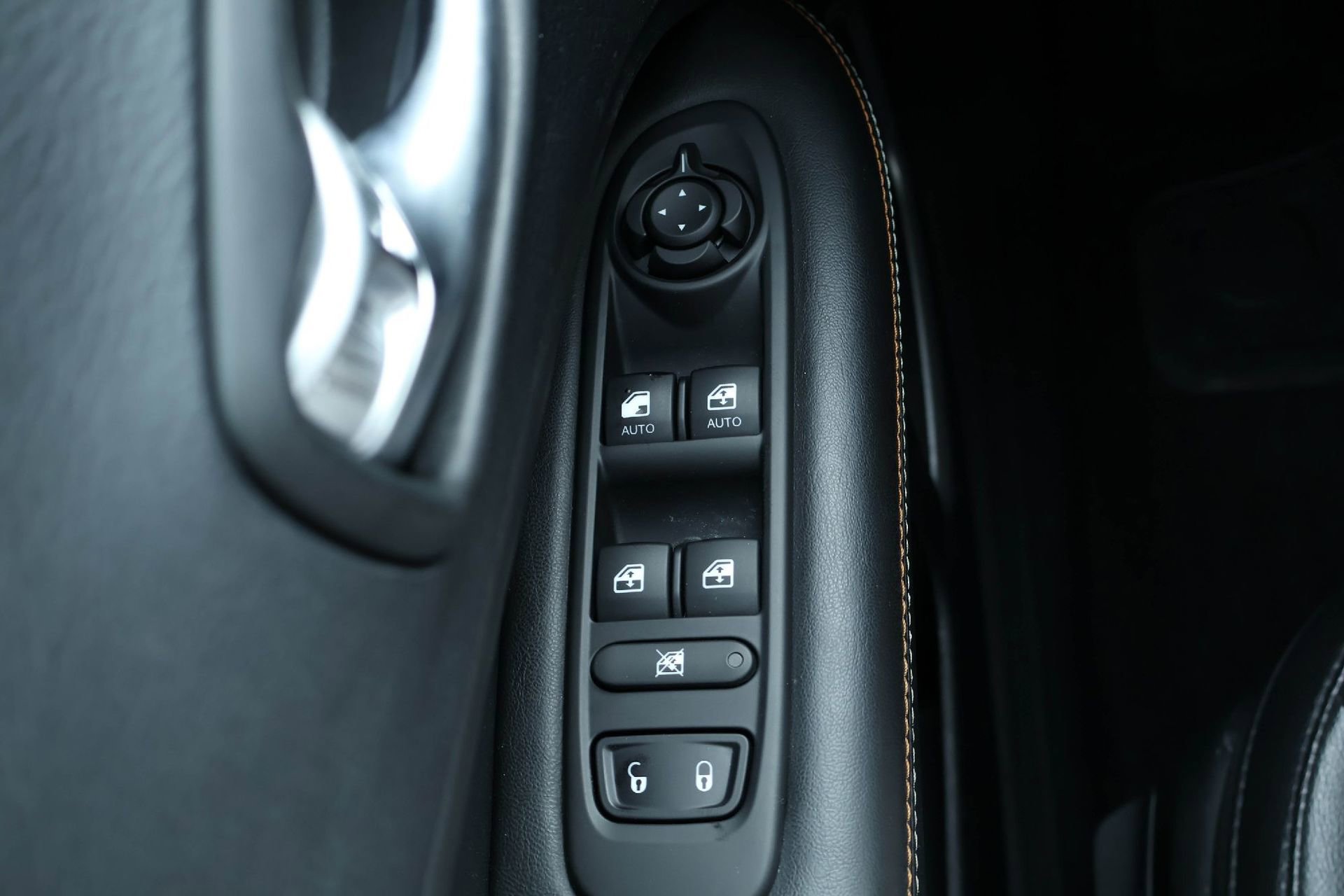 Used 2019 Jeep Compass Latitude FWD image 29