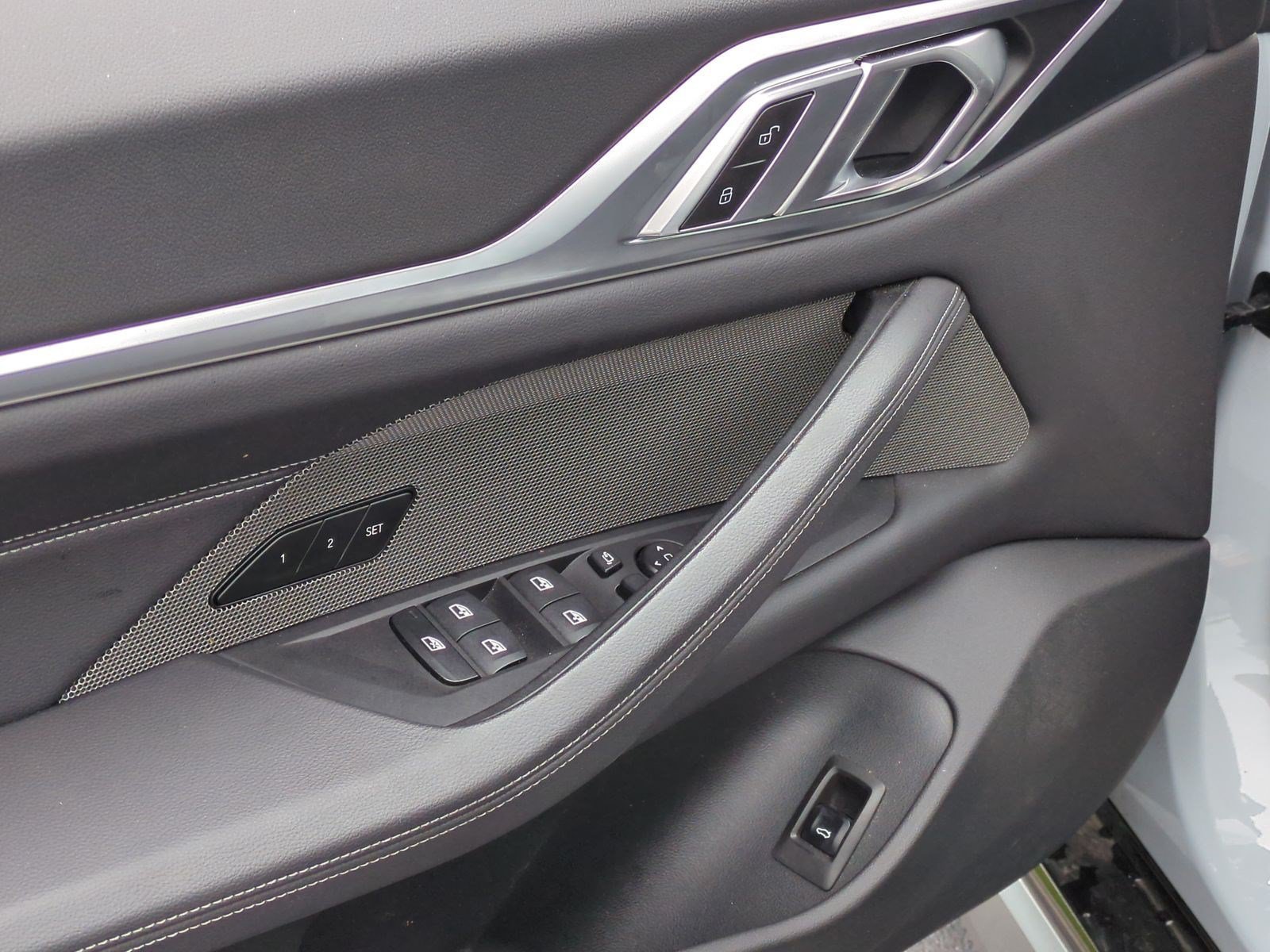 Used 2025 BMW M440i RWD image 15