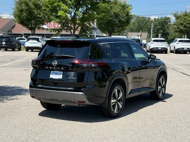 Used 2024 Nissan Rogue SL AWD/4WD image 5