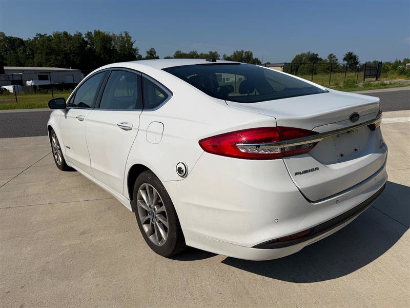 Used 2017 Ford Fusion SE w/ Equipment Group 602A FWD image 5