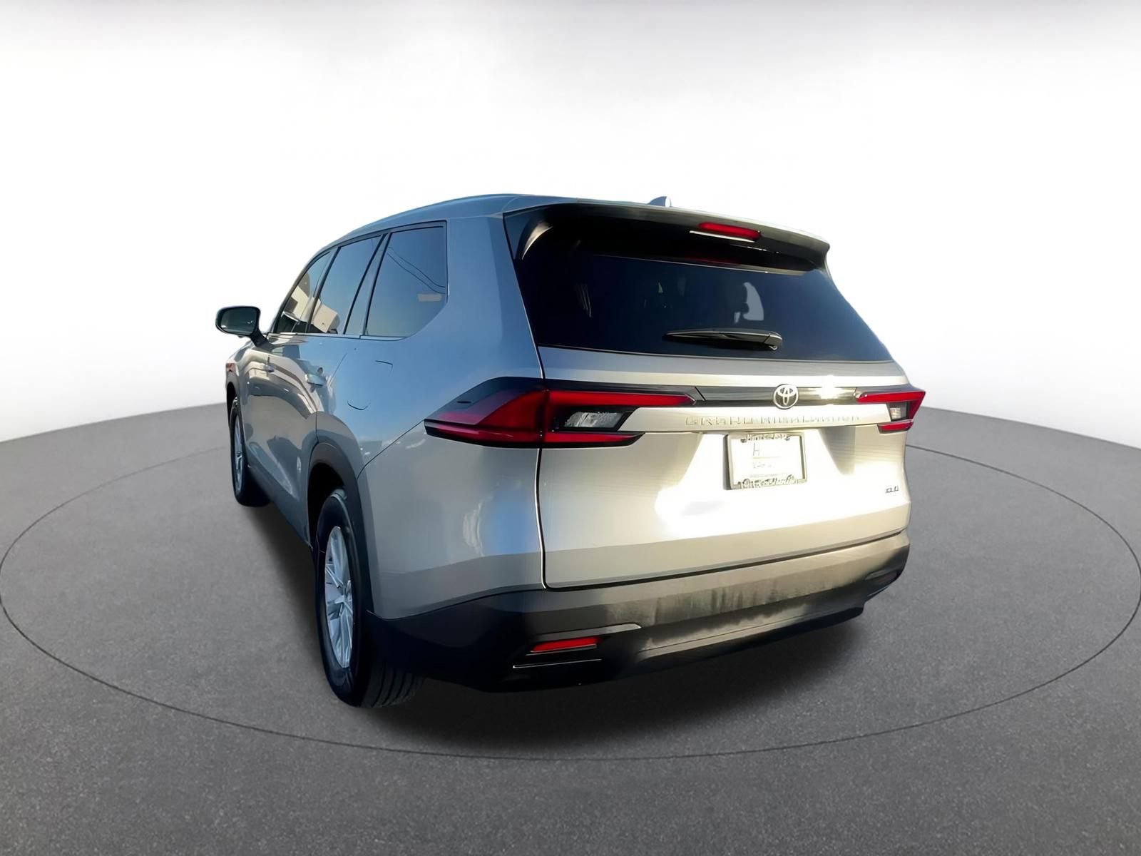 Used 2025 Toyota Grand Highlander FWD image 11