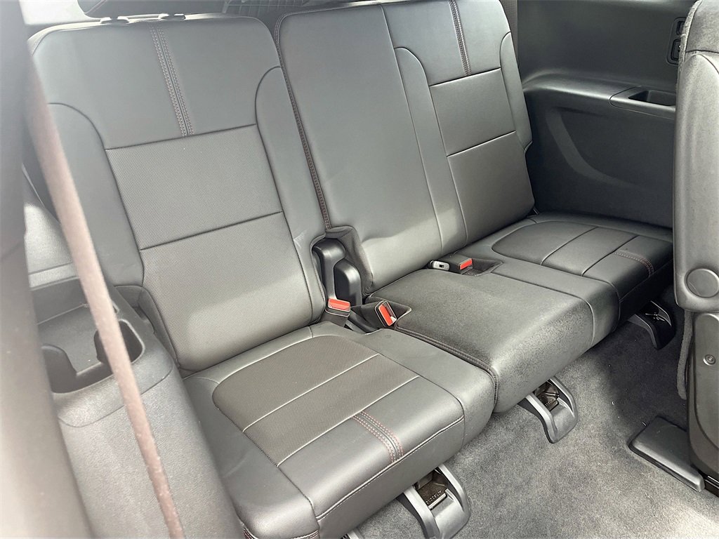 Used 2023 Chevrolet Traverse RS image 29