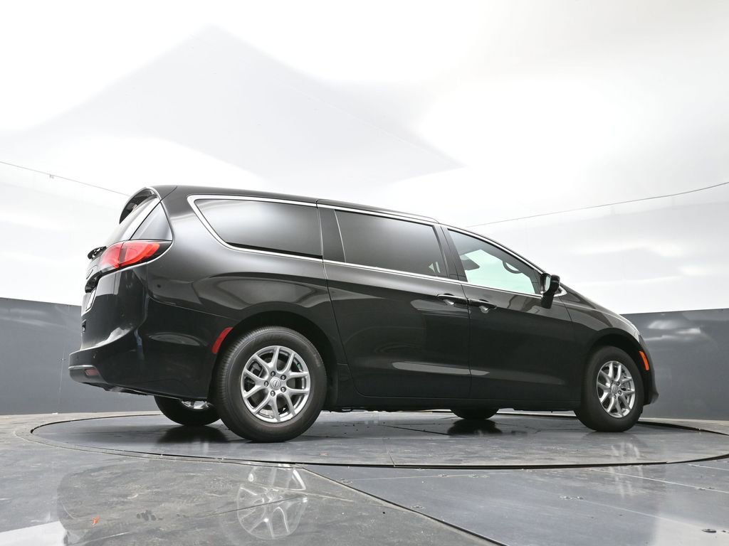 New 2026 Chrysler Voyager LX image 36