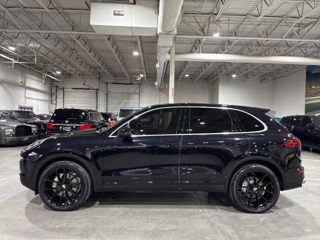 Used 2015 Porsche Cayenne S image 5