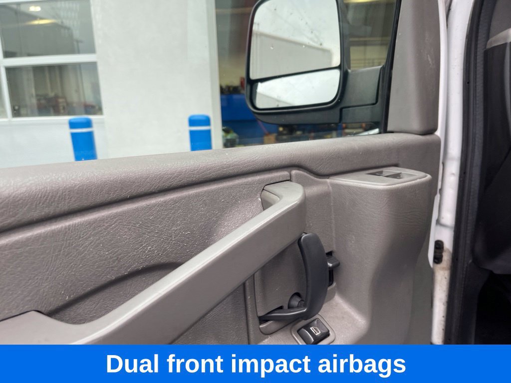 Used 2018 Chevrolet Express 2500 RWD image 12