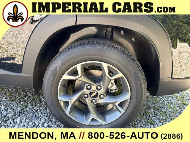 New 2026 Chevrolet Trax LT w/ LT Convenience Package FWD image 8