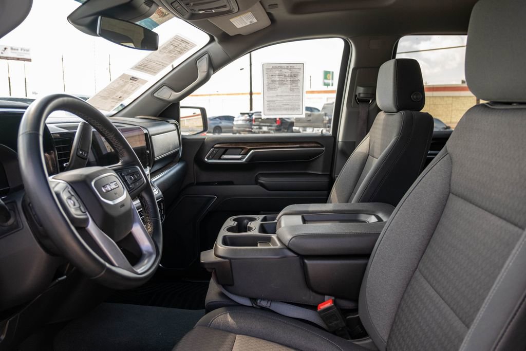 Used 2024 GMC Sierra 1500 Elevation image 13