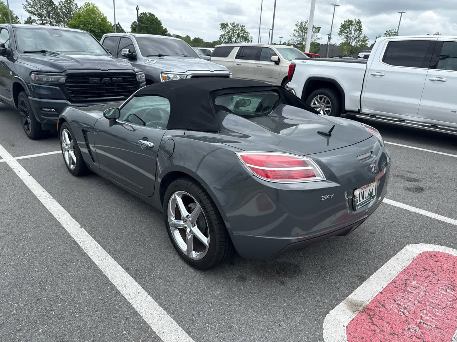Used 2008 Saturn Sky w/ Premium Trim Package image 4