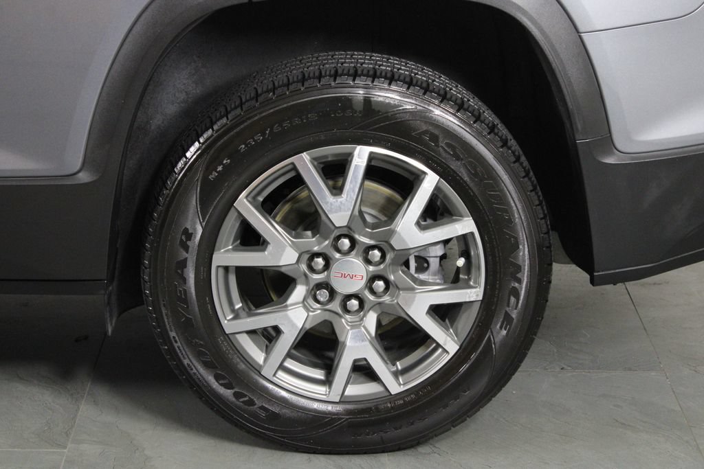 Used 2022 GMC Acadia SLE w/ Driver Convenience Package FWD image 14