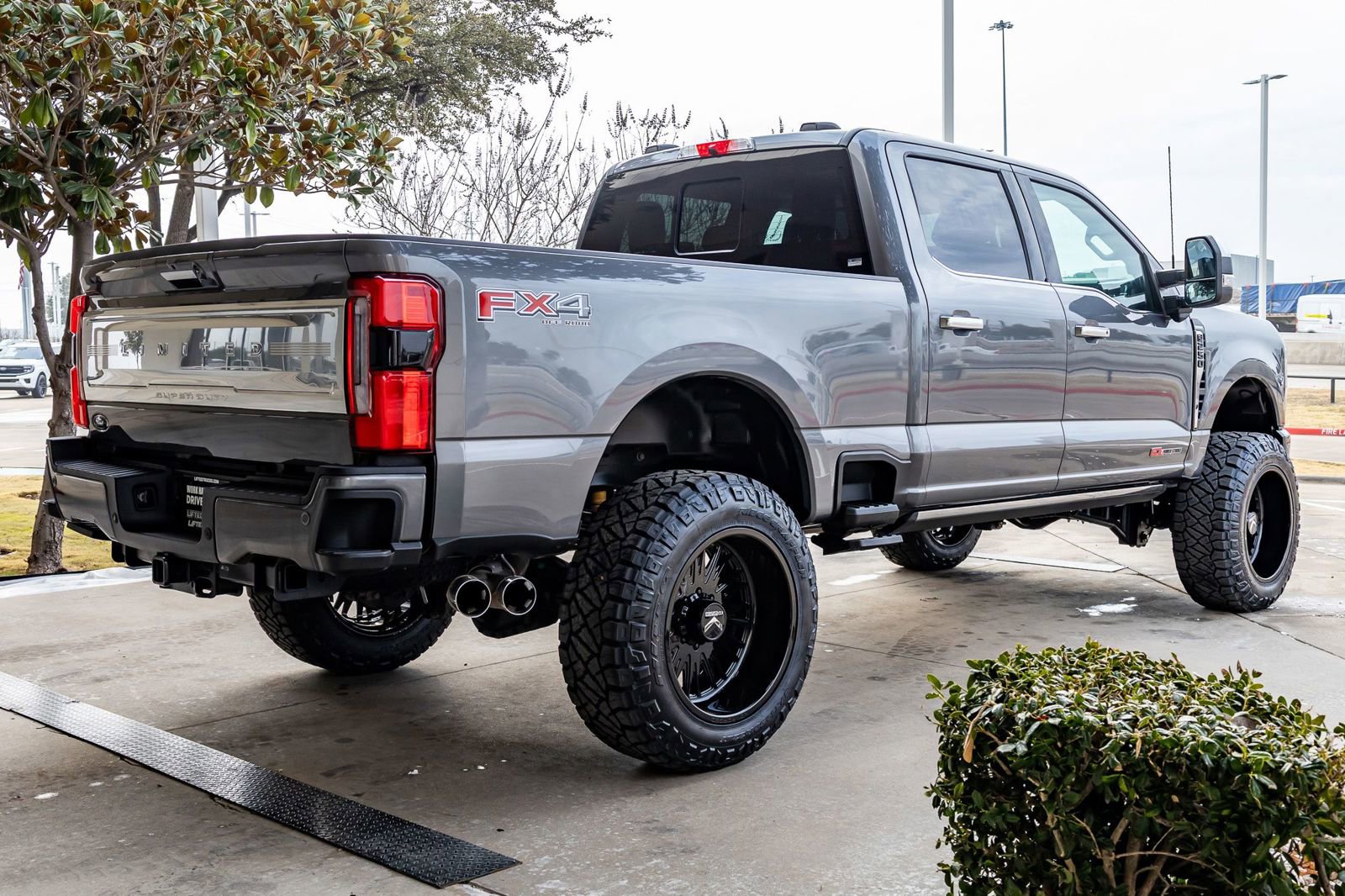 Used 2024 Ford F250 Limited w/ FX4 Off-Road Package image 10