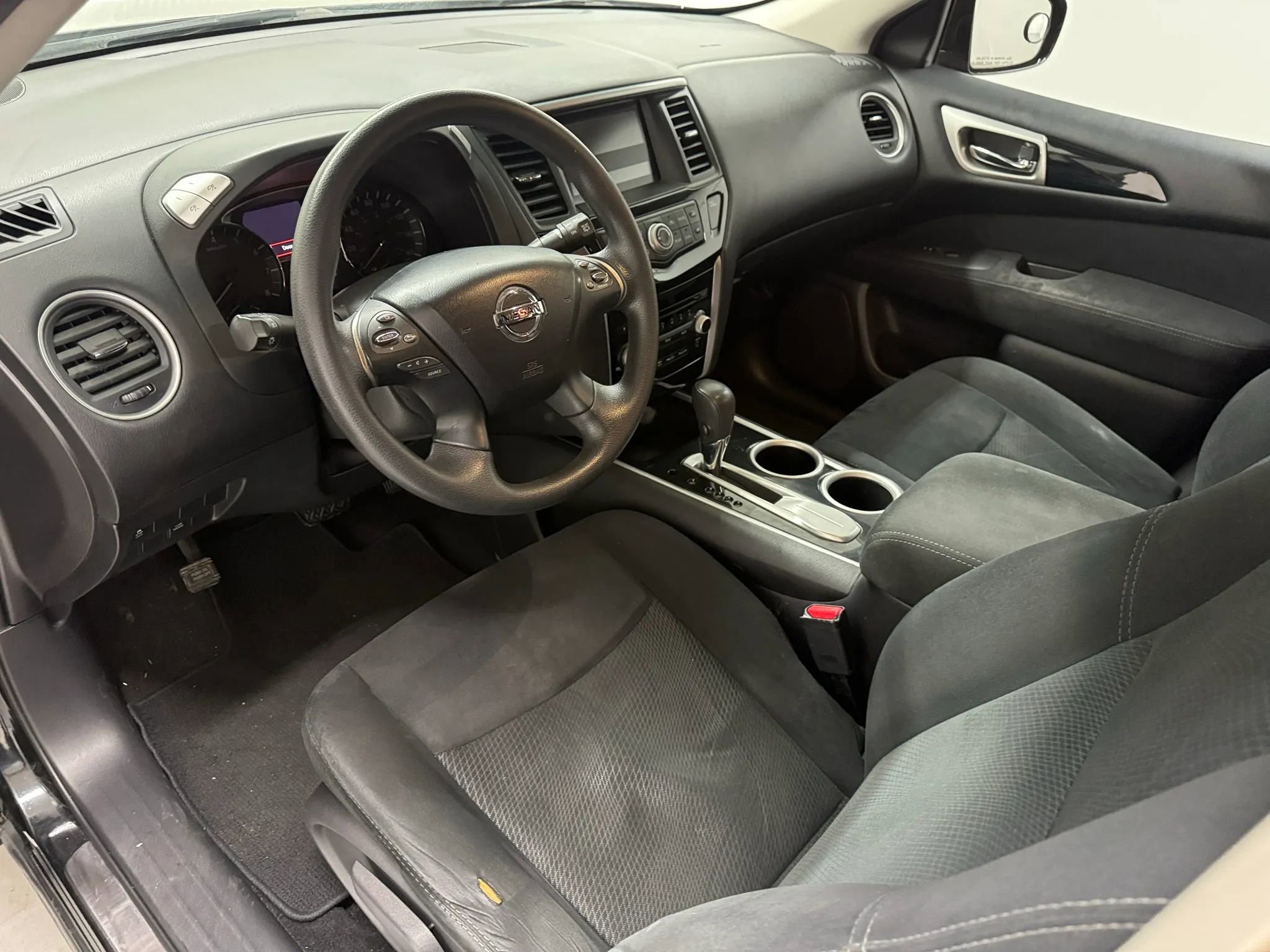 Used 2014 Nissan Pathfinder S image 13