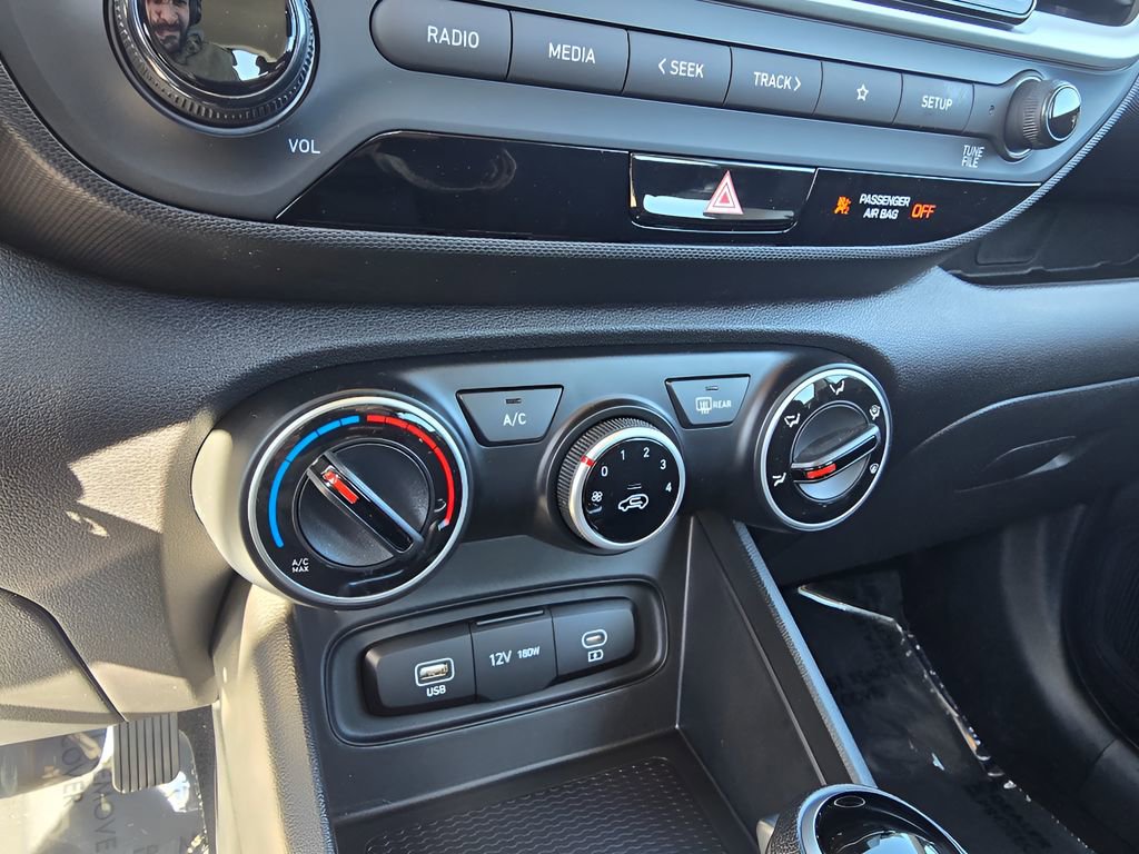 New 2026 Hyundai Venue SE image 30