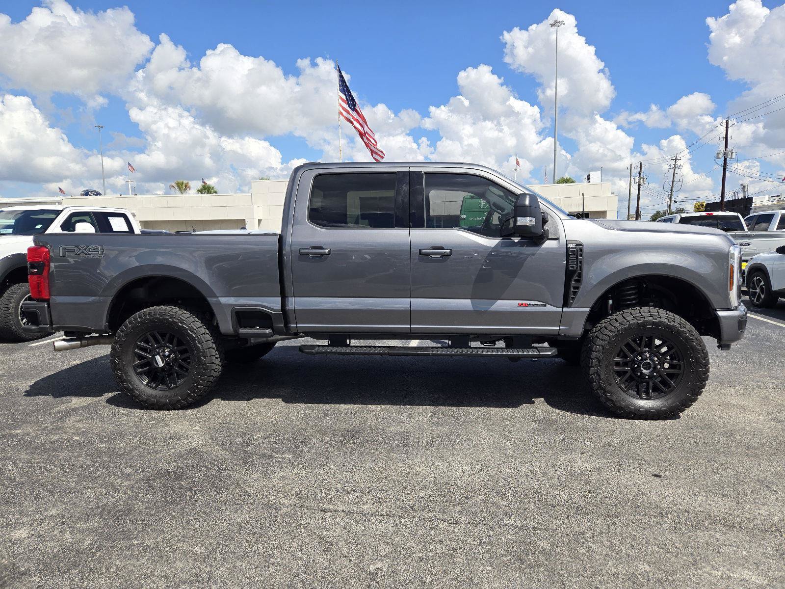 Used 2024 Ford F250 XLT w/ XLT Premium Package AWD/4WD image 4