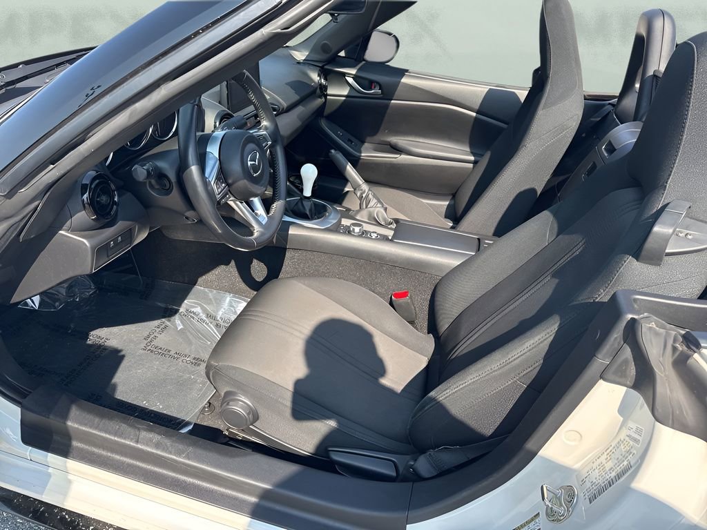 Used 2021 MAZDA MX-5 Miata Sport w/ Appearance Package image 10
