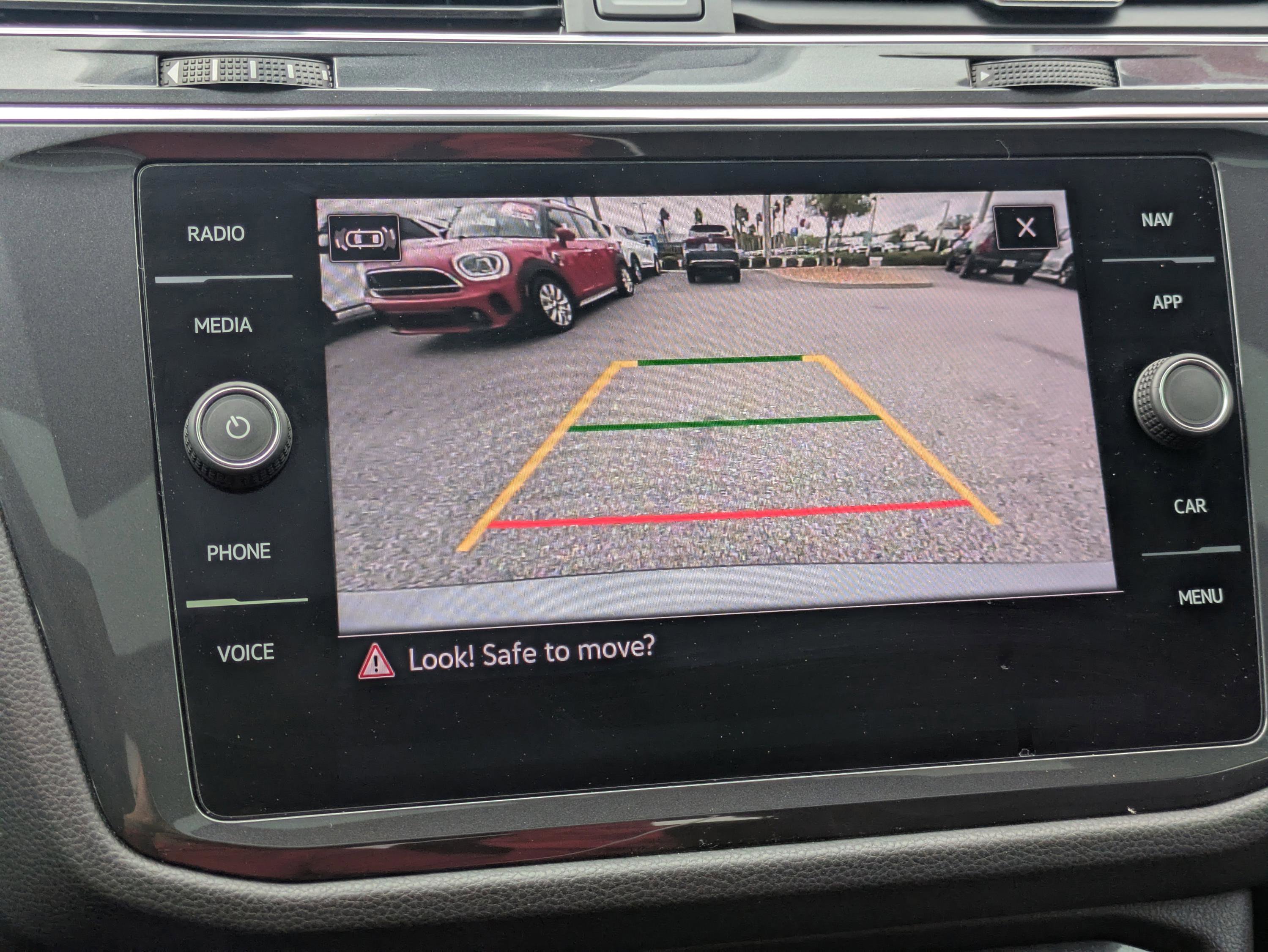 Used 2021 Volkswagen Tiguan SEL image 28