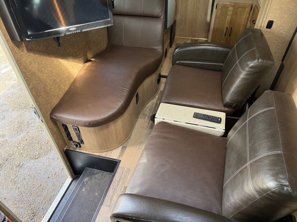 Used 2015 Mercedes-Benz Sprinter 3500 image 61