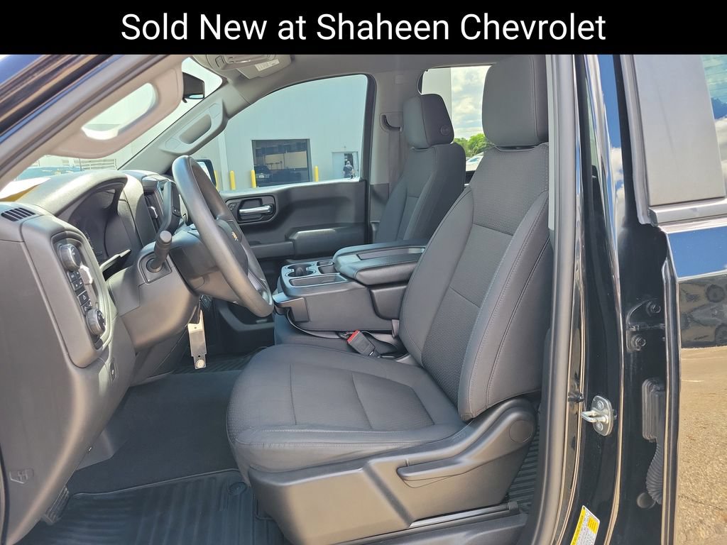 Used 2020 Chevrolet Silverado 1500 Custom w/ Custom Value Package AWD/4WD image 8