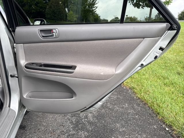 Used 2006 Toyota Camry LE FWD image 16