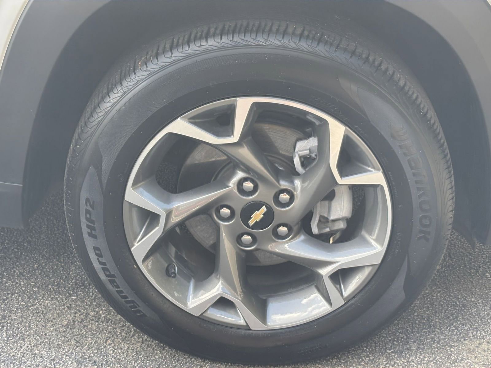 Used 2025 Chevrolet Trax LT image 31