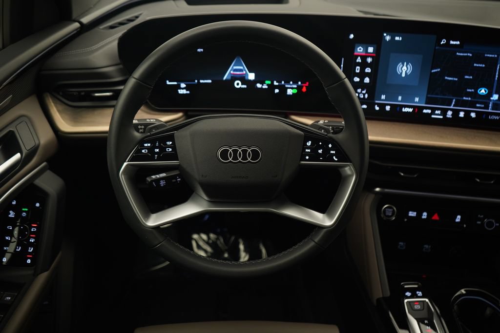 Used 2025 Audi Q5 Premium Plus w/ Premium Plus AWD/4WD image 9