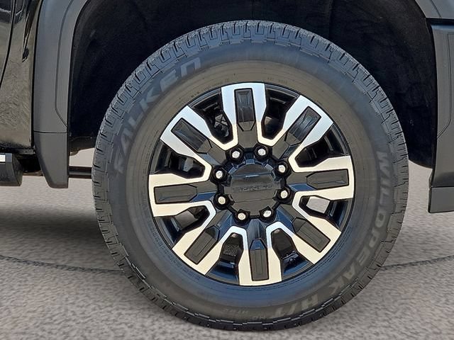 Used 2024 GMC Sierra 2500 Denali Ultimate w/ Max Trailering Package AWD/4WD image 8
