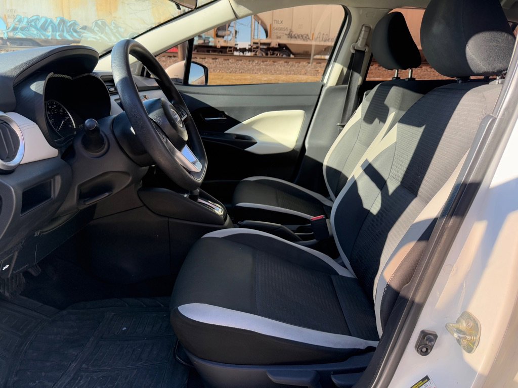 Used 2020 Nissan Versa SV FWD image 9