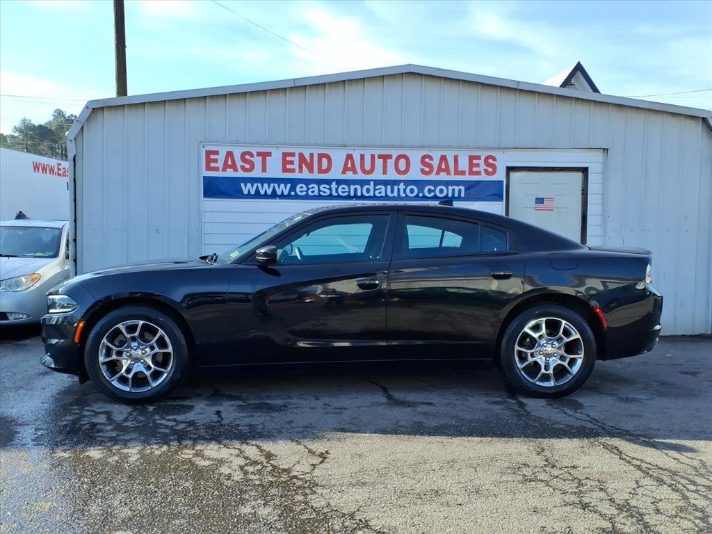 Used 2016 Dodge Charger SXT image 2