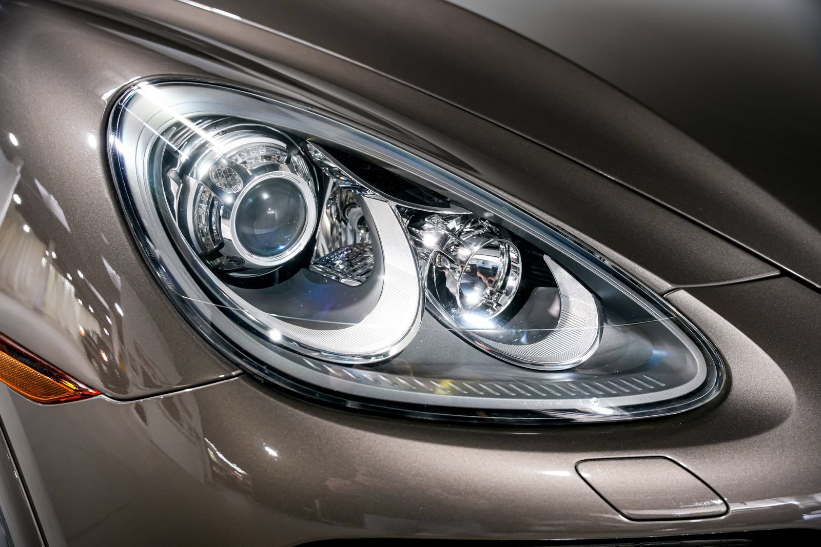 Used 2013 Porsche Cayenne Turbo AWD/4WD image 48