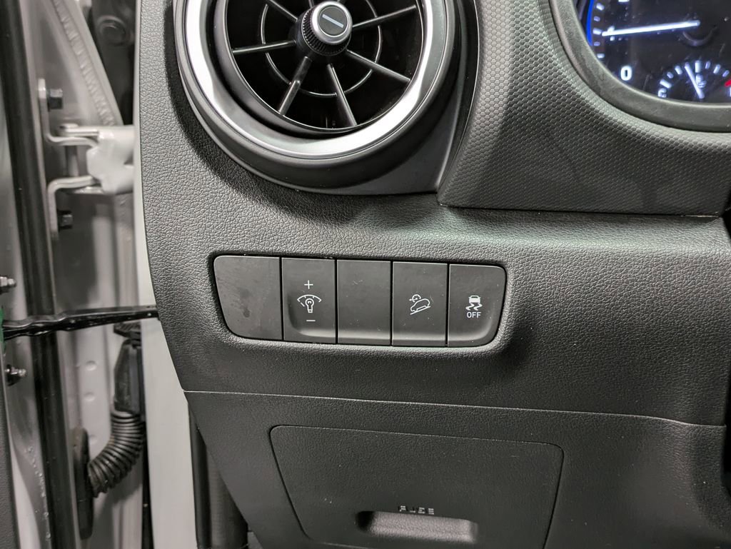 Certified 2023 Hyundai Kona SEL AWD/4WD image 22