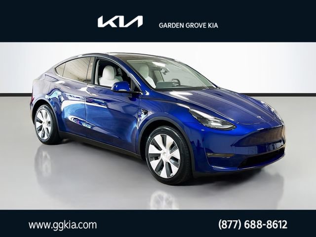 Used 2024 Tesla Model Y Long Range AWD/4WD image 1