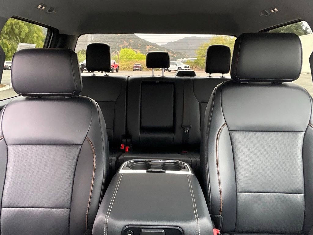 Certified 2025 Ford F350 Lariat w/ Black Appearance Package image 46