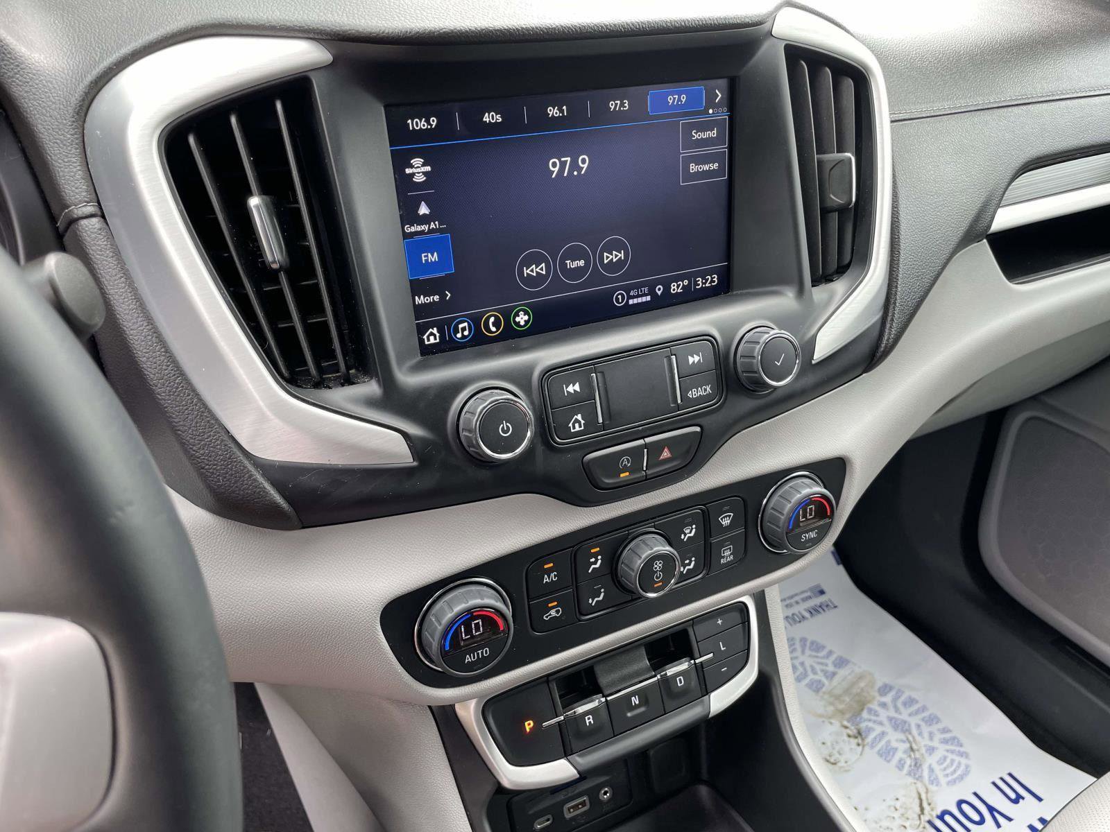 Used 2023 GMC Terrain SLT FWD image 11