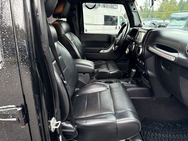 Used 2012 Jeep Wrangler Unlimited Sahara w/ Connectivity Group image 9