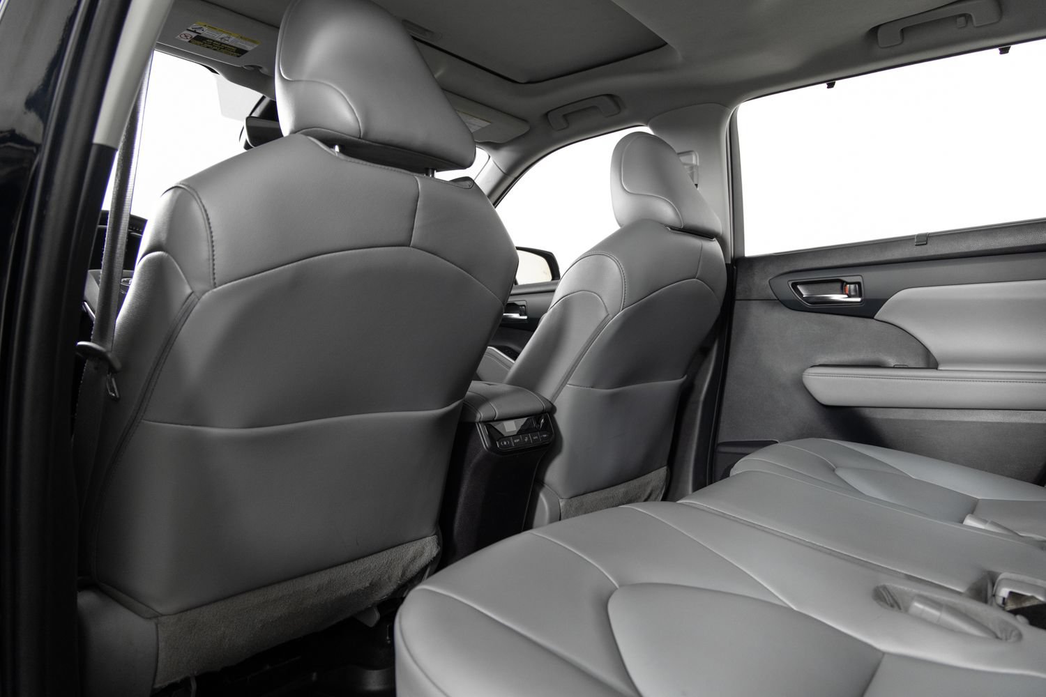 Used 2022 Toyota Highlander XLE AWD/4WD image 20
